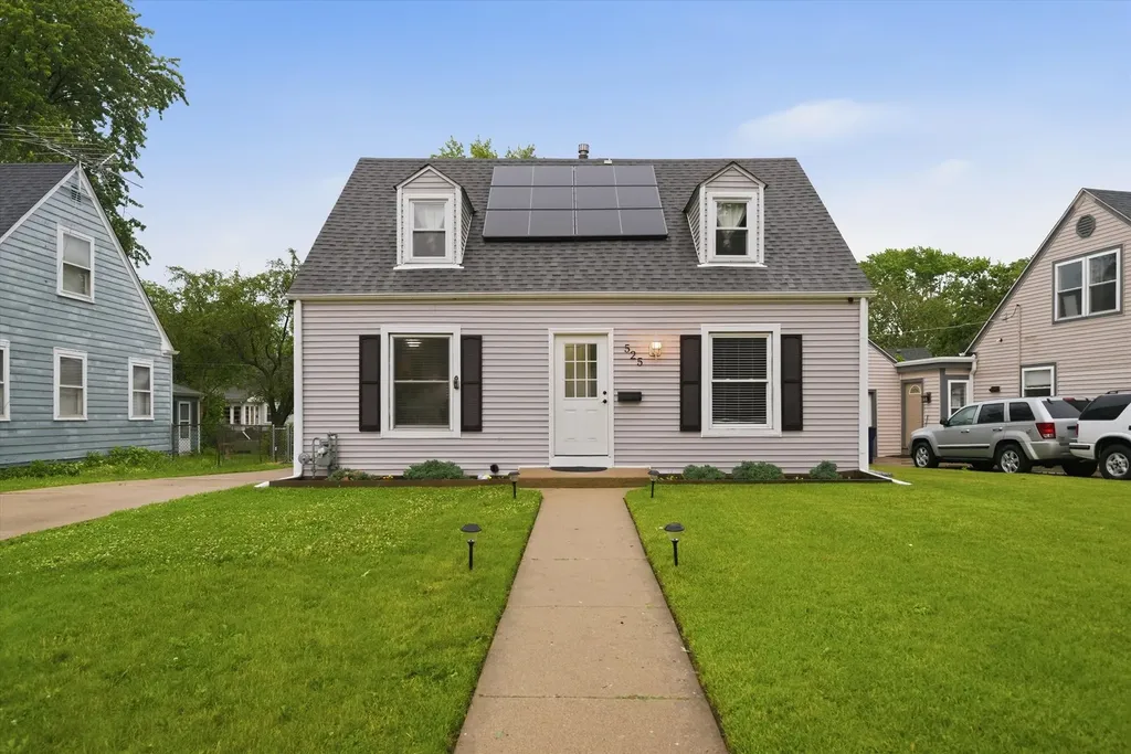 525 Sunset Drive Elgin IL 60123
