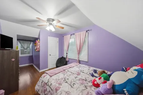 525 Sunset Drive Elgin IL 60123