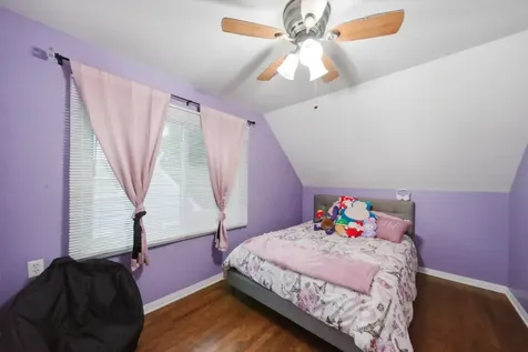 525 Sunset Drive Elgin IL 60123