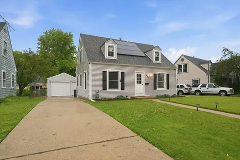525 Sunset Drive Elgin IL 60123