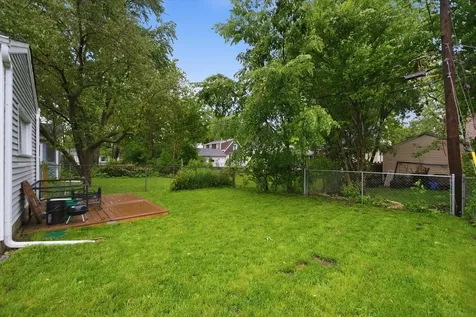 525 Sunset Drive Elgin IL 60123