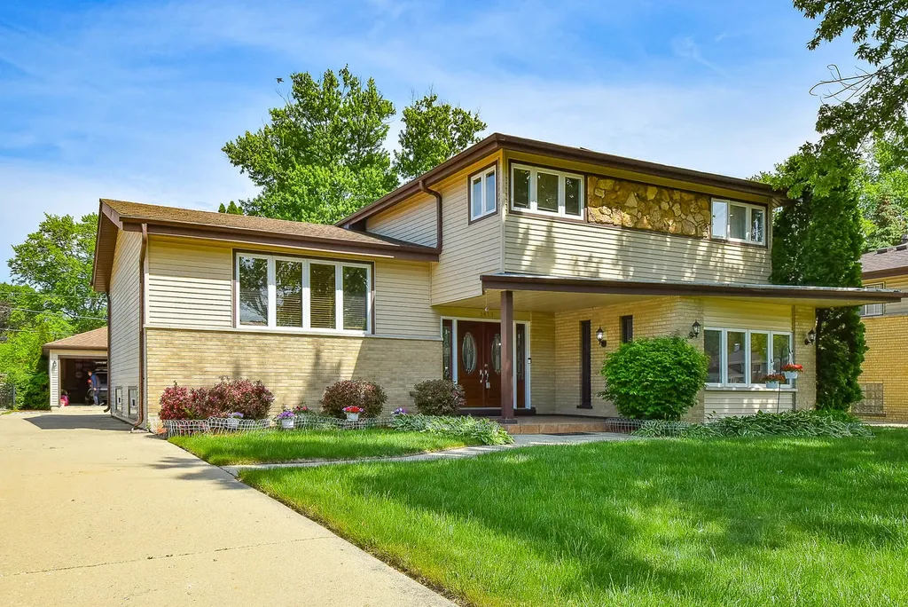1413 North Burning Bush Lane Mount Prospect IL 60056