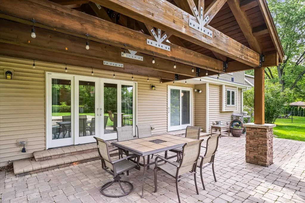 80 Bunting Lane Naperville IL 60565