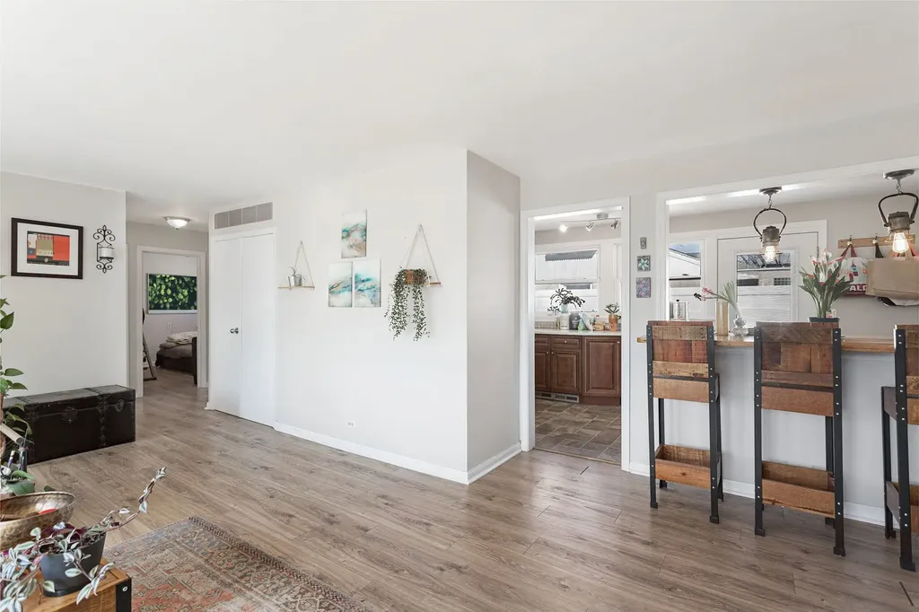 3749 Kemman Avenue Brookfield IL 60513