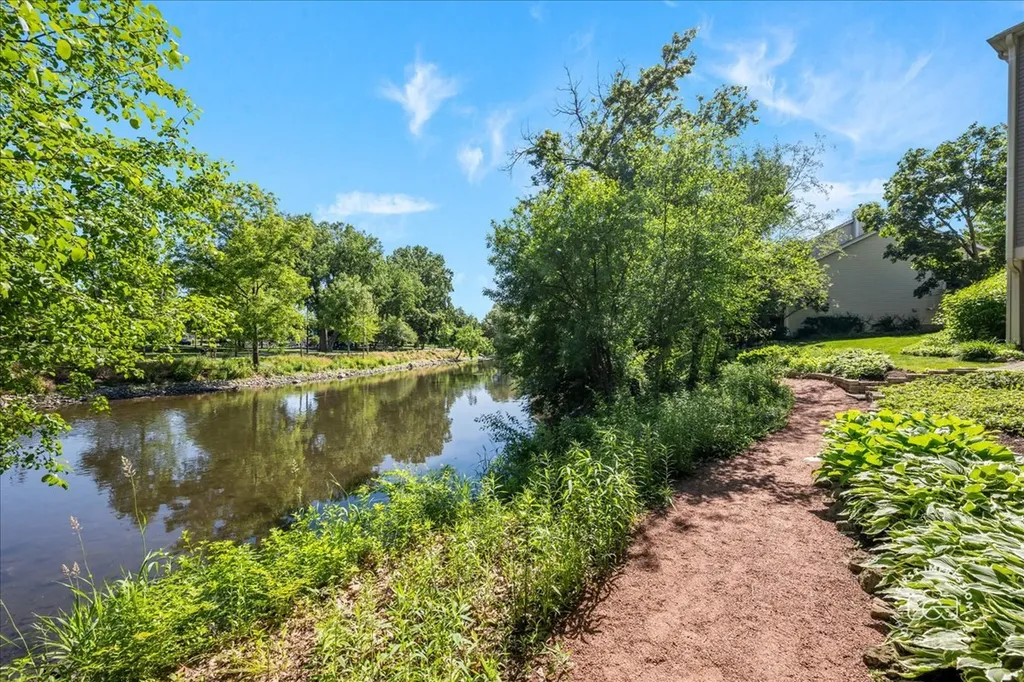 530 River Front Circle Naperville IL 60540