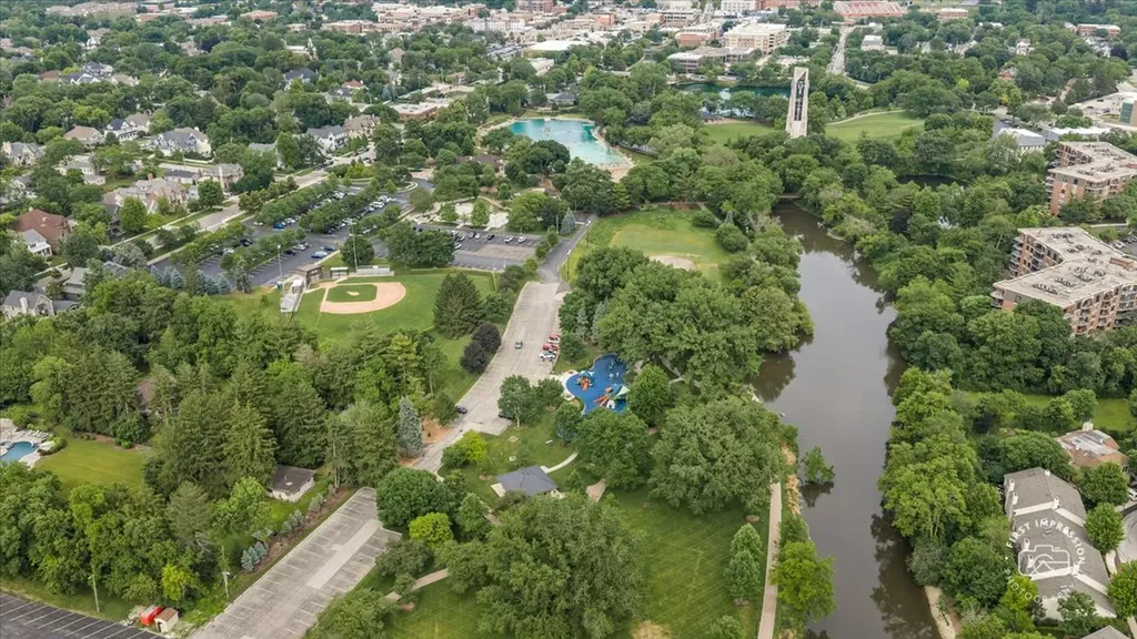 530 River Front Circle Naperville IL 60540