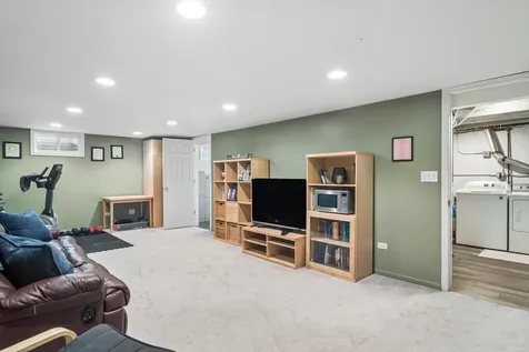 1201 East Barberry Lane Mount Prospect IL 60056