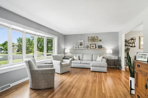 1201 East Barberry Lane Mount Prospect IL 60056