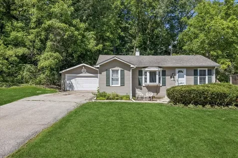 116 Valley Drive Cary IL 60013