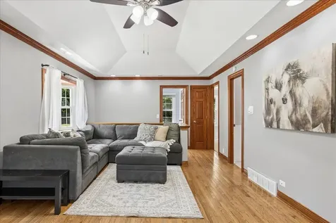 116 Valley Drive Cary IL 60013