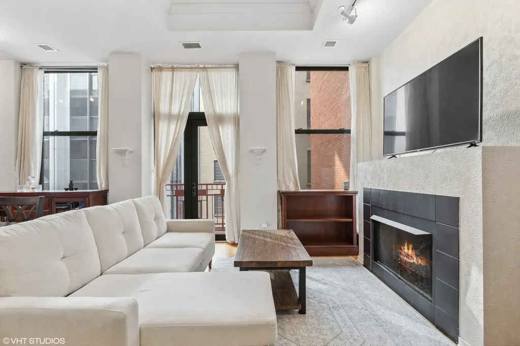 208 West Washington Street Chicago IL 60606