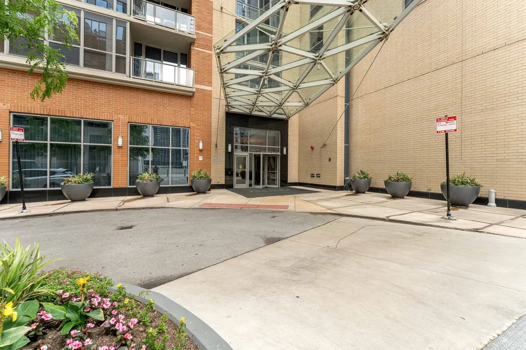 420 East Waterside Drive Chicago IL 60601