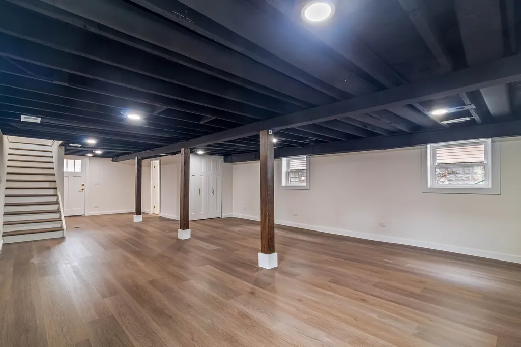 10528 South Lawndale Avenue Chicago IL 60655