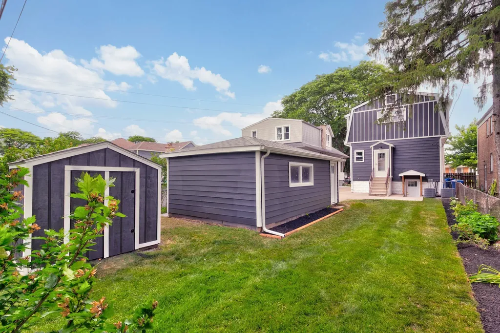10528 South Lawndale Avenue Chicago IL 60655