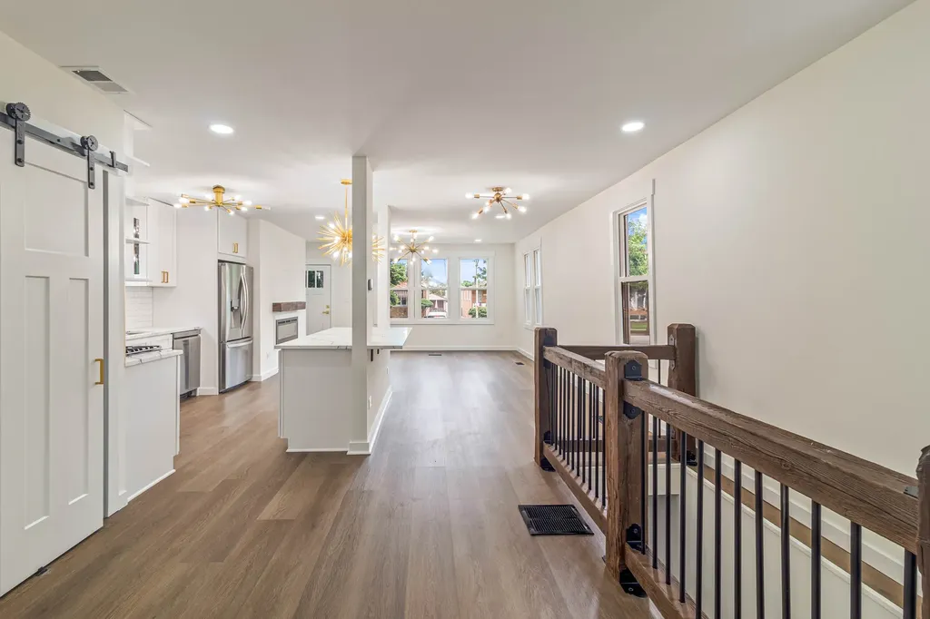 10528 South Lawndale Avenue Chicago IL 60655