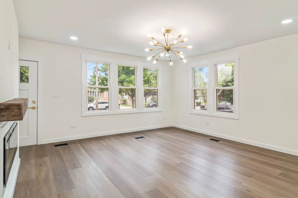 10528 South Lawndale Avenue Chicago IL 60655