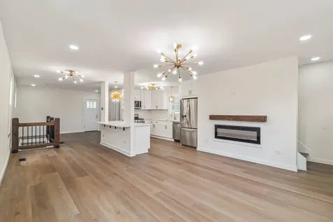 10528 South Lawndale Avenue Chicago IL 60655