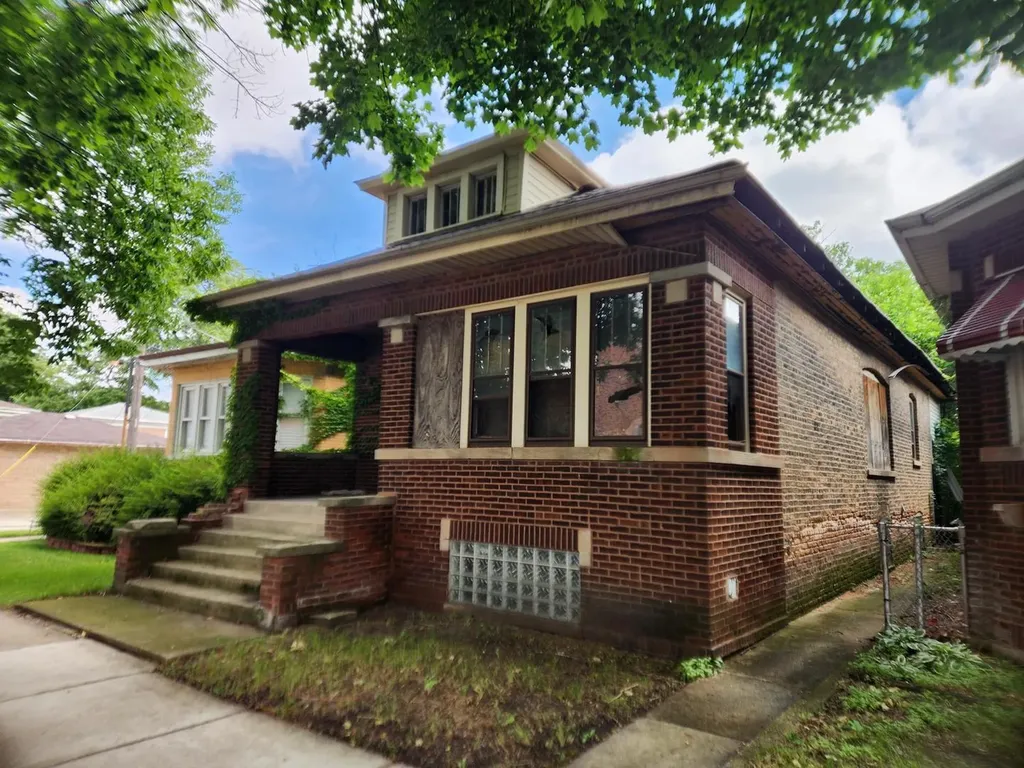 8119 South Perry Avenue Chicago IL 60620