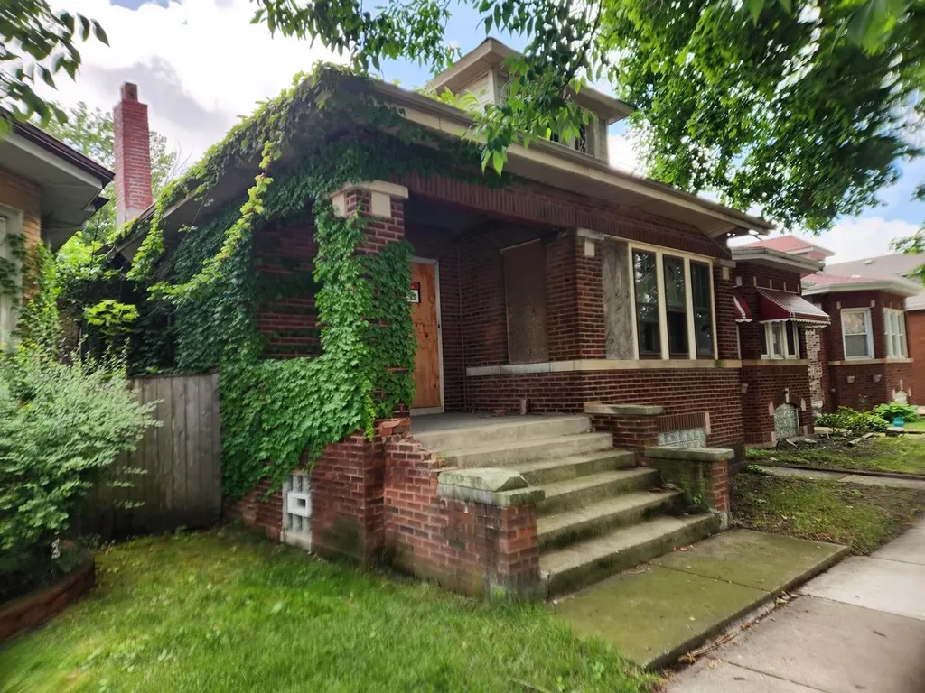 8119 South Perry Avenue Chicago IL 60620