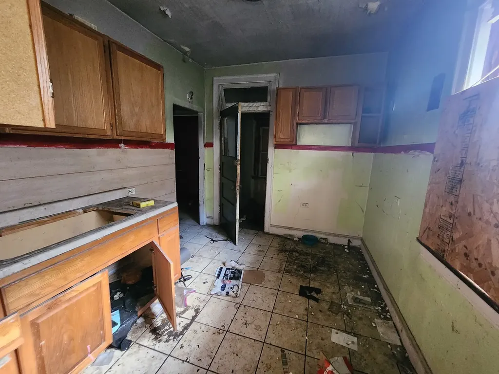 8119 South Perry Avenue Chicago IL 60620