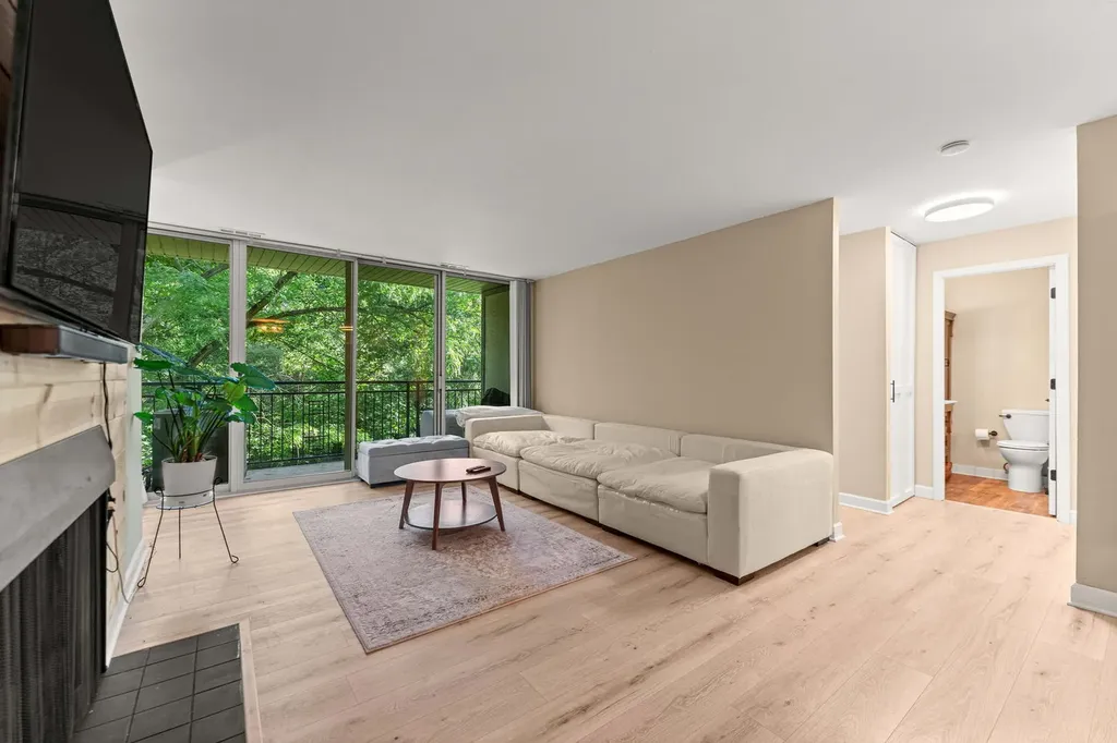 5810 Oakwood Drive Lisle IL 60532