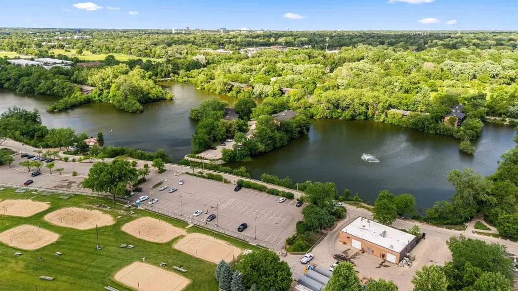 5810 Oakwood Drive Lisle IL 60532