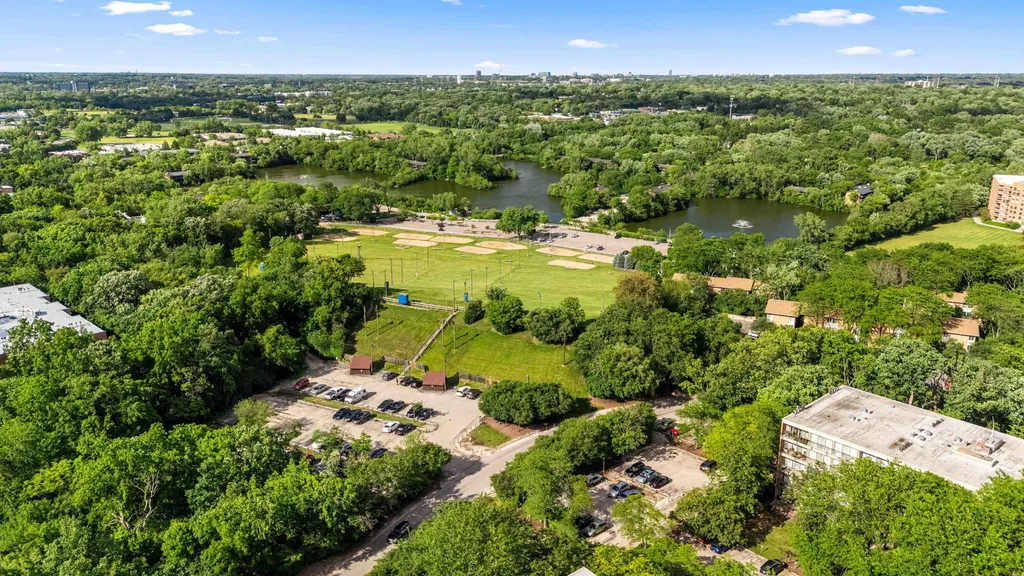 5810 Oakwood Drive Lisle IL 60532