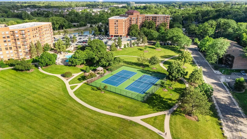 5810 Oakwood Drive Lisle IL 60532