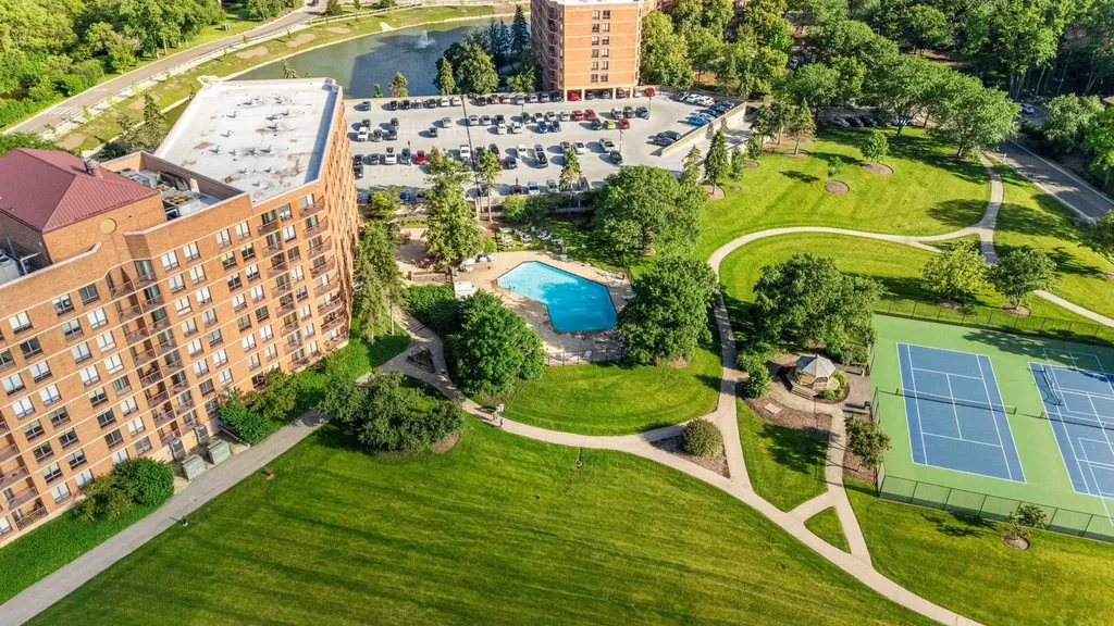 5810 Oakwood Drive Lisle IL 60532