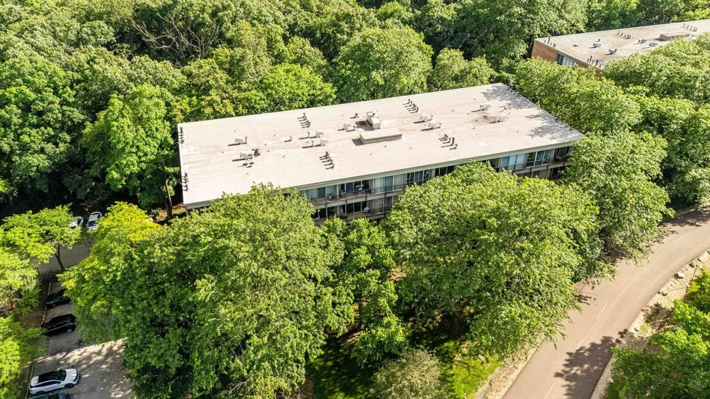 5810 Oakwood Drive Lisle IL 60532