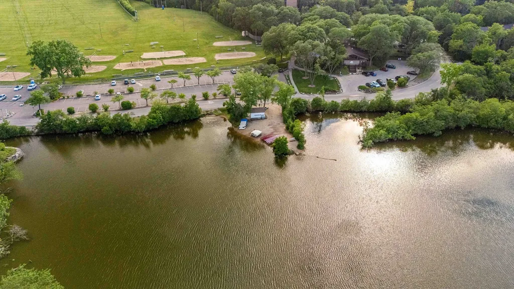 5810 Oakwood Drive Lisle IL 60532