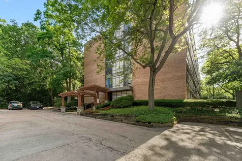 5810 Oakwood Drive Lisle IL 60532