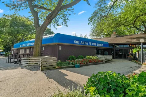 5810 Oakwood Drive Lisle IL 60532