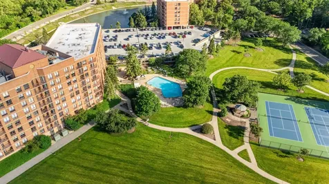 5810 Oakwood Drive Lisle IL 60532