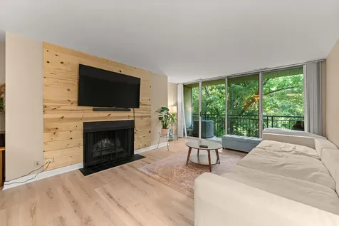 5810 Oakwood Drive Lisle IL 60532