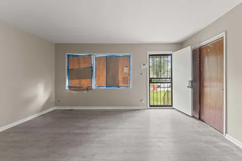 172 West 158th Street Harvey IL 60426