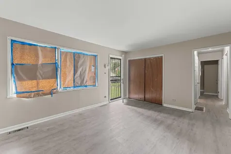 172 West 158th Street Harvey IL 60426