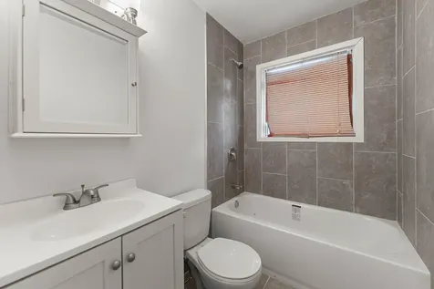 172 West 158th Street Harvey IL 60426