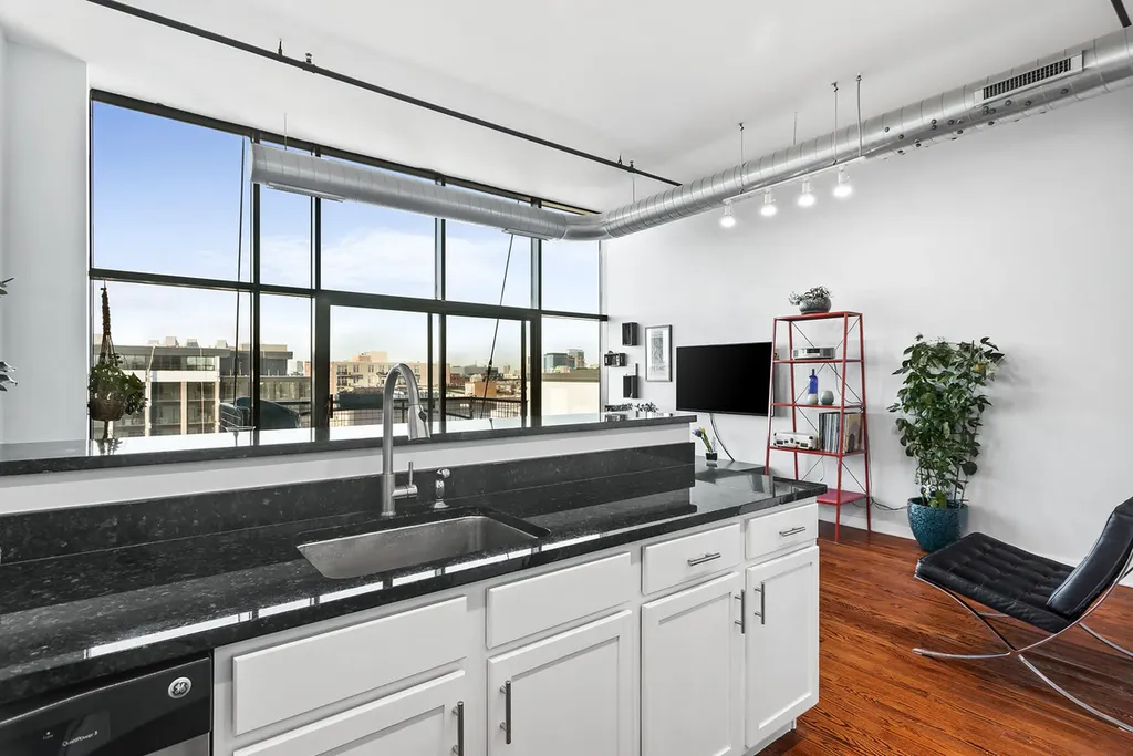 1224 West Van Buren Avenue Chicago IL 60607