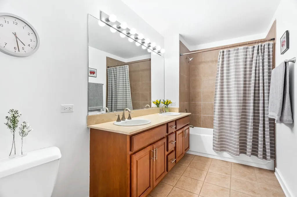 1224 West Van Buren Avenue Chicago IL 60607
