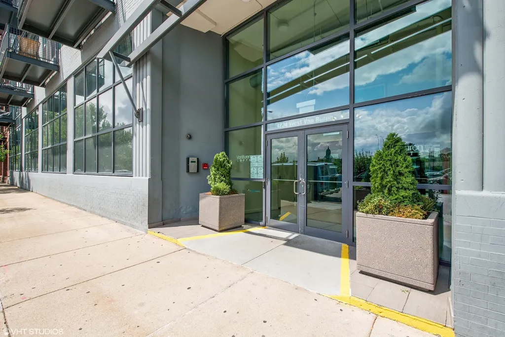 1224 West Van Buren Avenue Chicago IL 60607