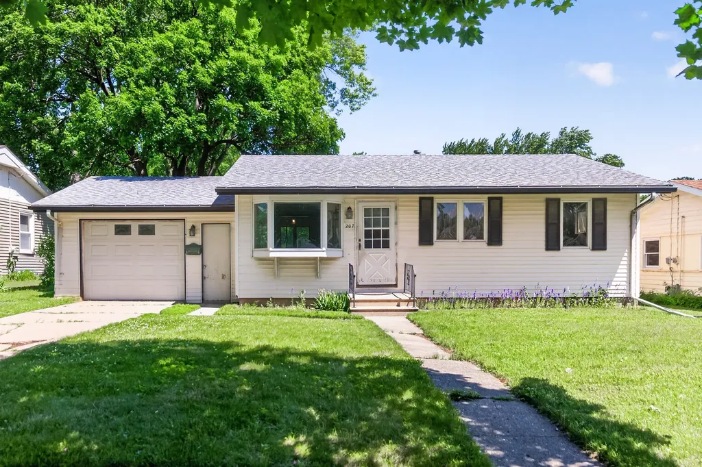 207 River Drive Dekalb IL 60115