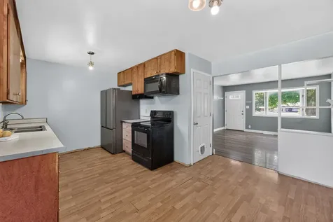 207 River Drive Dekalb IL 60115