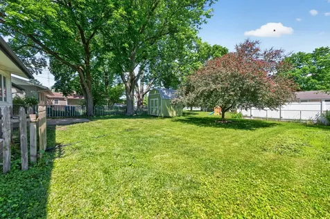 207 River Drive Dekalb IL 60115