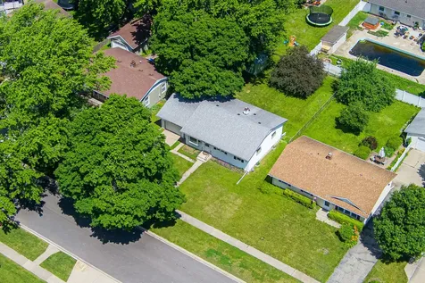 207 River Drive Dekalb IL 60115