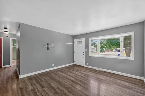 207 River Drive Dekalb IL 60115