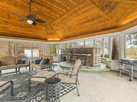 2407 West Galena Avenue Freeport IL 61032