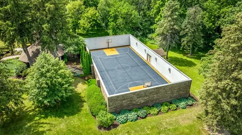 2407 West Galena Avenue Freeport IL 61032