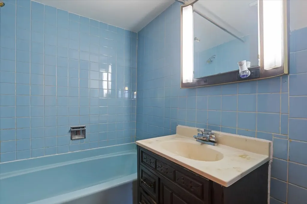 9424 South Union Avenue Chicago IL 60620