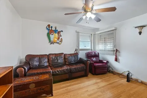 9424 South Union Avenue Chicago IL 60620